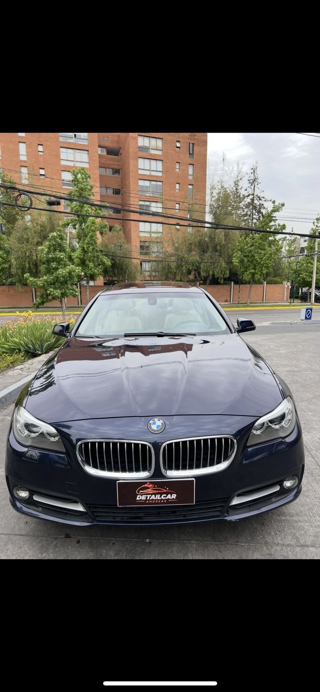 BMW Serie 5 con detailing exterior, brillo espejo