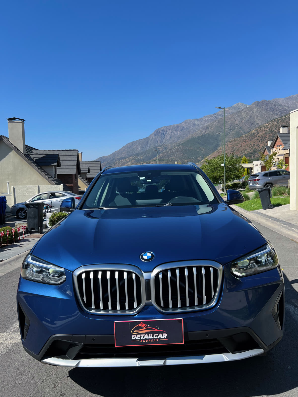 BMW X3 azul con sellado cerámico por DetailCar Andreas en zona oriente de Santiago